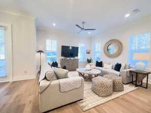 Télévision, chaîne hi-fi