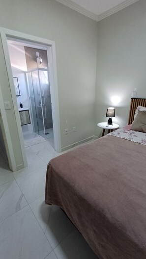 2 soverom, strykejern/-brett, wi-fi og sengetøy