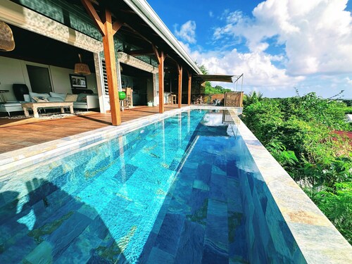 Villa Acoma Lodge private pool and breathtaking sea view ideal for 6 person