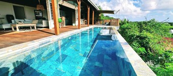 Villa Acoma Lodge private pool and breathtaking sea view ideal for 6 person