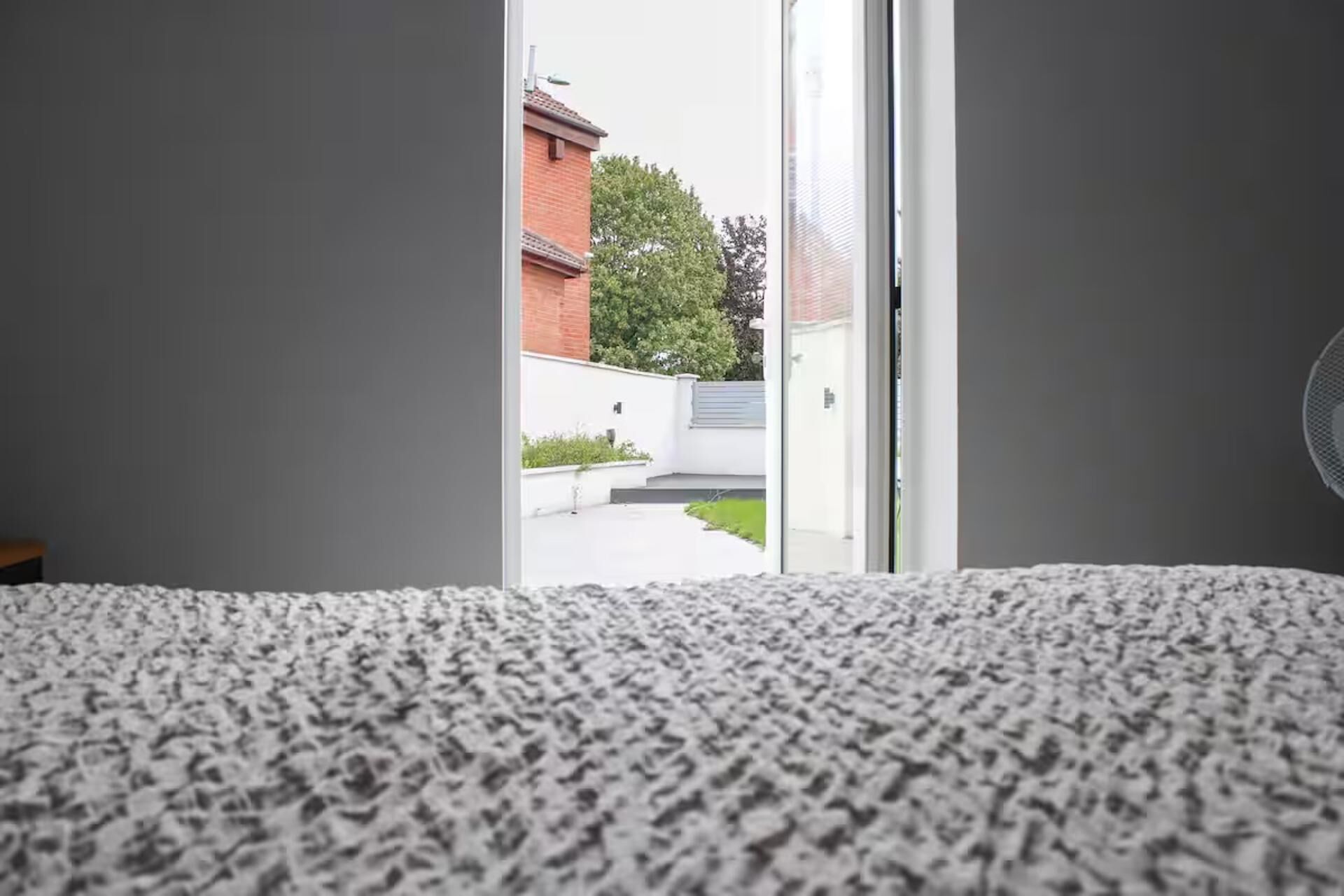 6 bedrooms, iron/ironing board, free WiFi, bed sheets