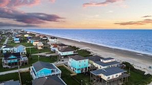 Beach nearby - 2nd row | Steps to Beach | Sleeps 18 (Crystal Beach)