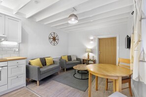 Interior - Puffling Perch - North East Escapes (Seahouses)