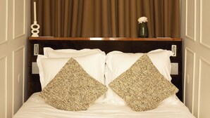 Apartment | 2 bedrooms, laptop workspace, bed sheets - Palais Bourbon Hotel - Suite 21- 4P - Invalides (Paris)
