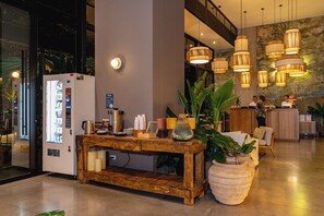 Lobby sitting area - Landmark Hotel (Medellín)