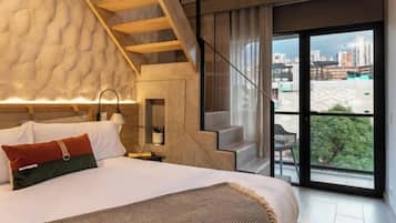 Lyxduplex - flera sÀngar | VÀrdeförvaringsskÄp pÄ rummet, mörklÀggningsgardiner och ljudisolering