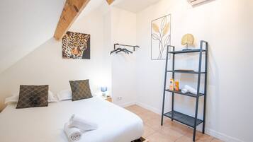 1 chambre, bureau, accès Internet, draps fournis