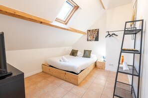 1 habitación, escritorio, internet y ropa de cama 