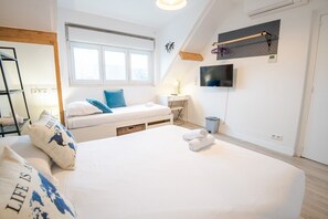 1 bedroom, desk, Internet, bed sheets