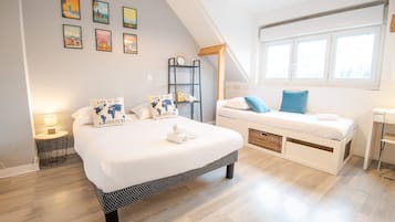 1 chambre, bureau, accès Internet, draps fournis