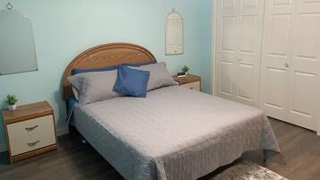 2 slaapkamers, een strijkplank/strijkijzer, gratis wifi, beddengoed