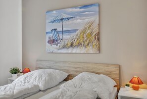 2 bedrooms, iron/ironing board, free WiFi