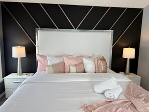 5 Schlafzimmer, Schreibtisch, Bügeleisen/Bügelbrett, Reisekinderbett