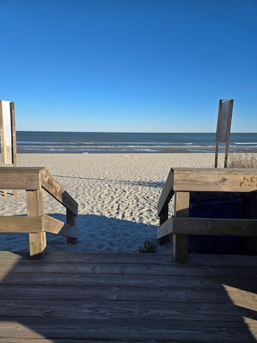 "Salty Air Retreat"
Spacious 2-bedroom Condo with a Partial Ocean View.