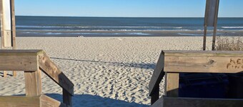 "Salty Air Retreat"
Spacious 2-bedroom Condo with a Partial Ocean View.