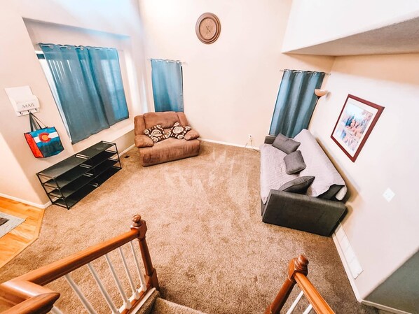Smart TV - Hot Tub, King Beds, Pet Friendly Close to I25 (Fountain)