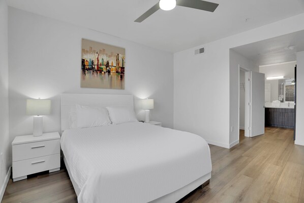 2 chambres, bureau, fer et planche à repasser, accès au Wi-Fi (inclus)