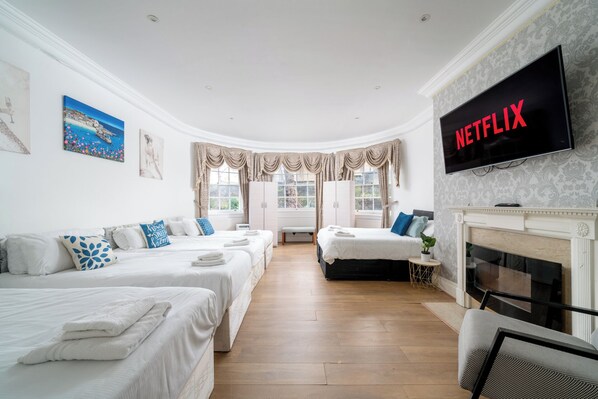 Appartement, 2 chambres, balcon | Salle de séjour