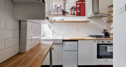 2 bedroom -1.5 bathroom - East London Pub conversion.