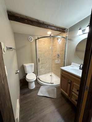 Toallas, jabón, papel de baño