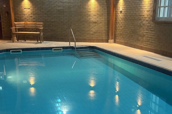 Una piscina techada