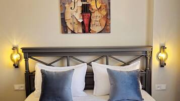 1 bedroom, iron/ironing board, bed sheets