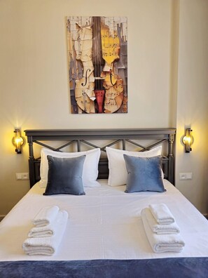 1 bedroom, iron/ironing board, bed sheets