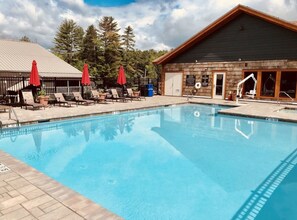 Piscine extérieure, piscine chauffée