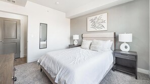 1 chambre, bureau, fer et planche à repasser, Wi-Fi