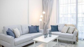 TV - AWS Holiday Homes - Indulge in Elegance (Dubai)