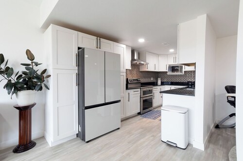 Charming 2bed 2 bath with AC, WiFi in wonderful Aurora