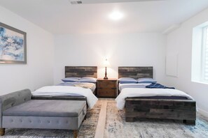 2 bedrooms, iron/ironing board, WiFi, bed sheets - Charming 2bed 2 bath  with AC, WiFi in wonderful Aurora (Aurora)