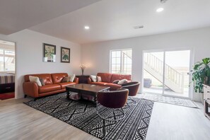 Smart TV - Charming 2bed 2 bath  with AC, WiFi in wonderful Aurora (Aurora)