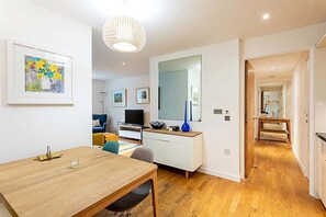 Interior - Perfect Paddington Pad (London)