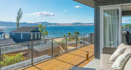 Willow Lake House - Lake Taupo Holiday Home