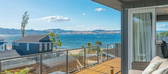 Willow Lake House - Lake Taupo Holiday Home