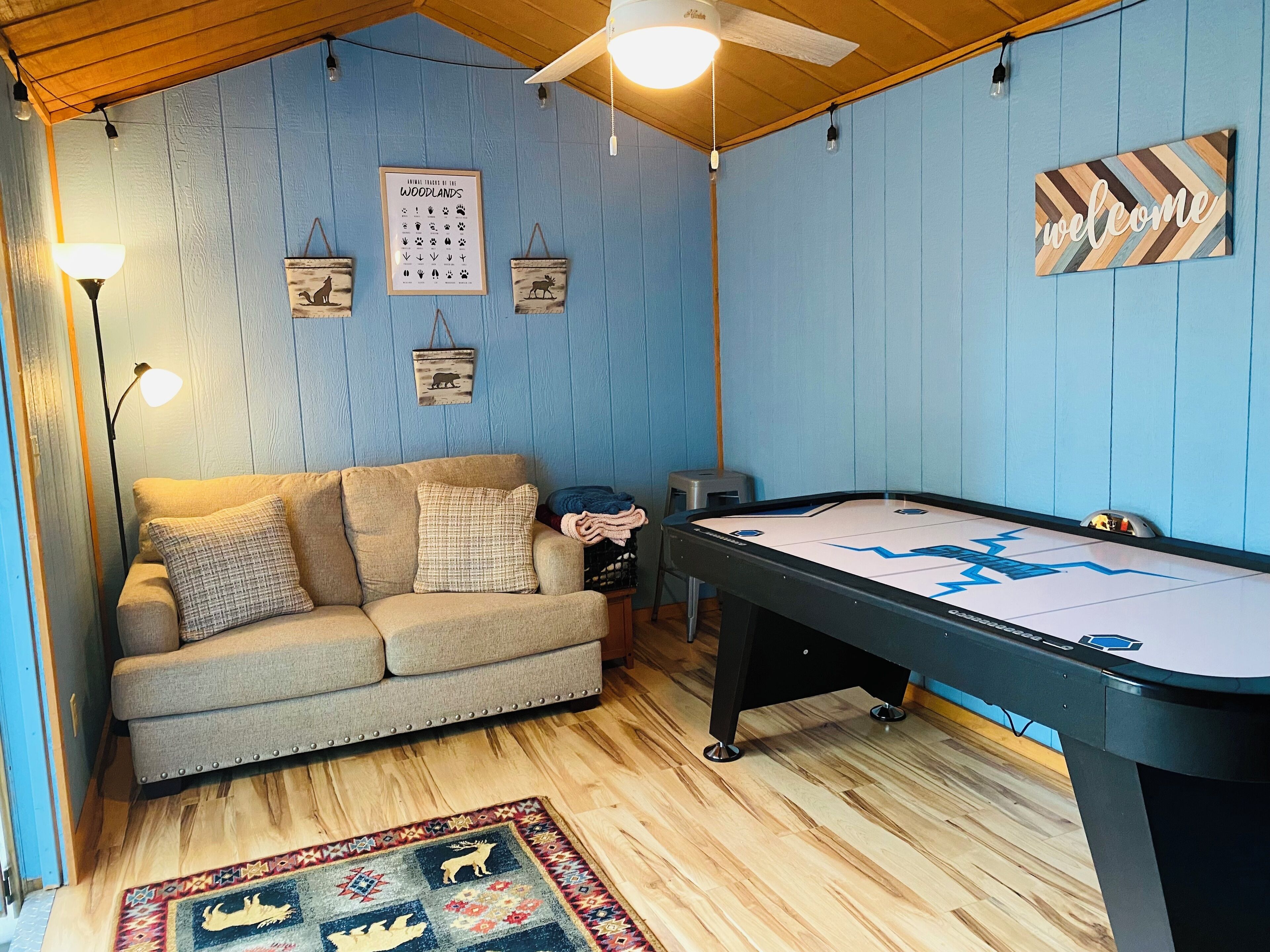 Charming 2-bedroom Cottage/5-star Location/hot Tub/fire Pit/cubs Den - Townsend, TN