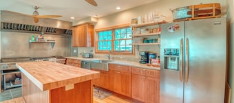 4BR Bartlett. Near Attitash & Saco River. Sleeps 10+