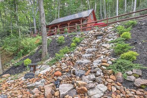 Property grounds - Ski Beech Mtn or Sugar Mtn/Hot Tub/Pet Friendly (Elizabethton)