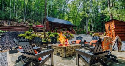 Starry Nights in the Smokey Mountains Hot Tub Pet Friendly