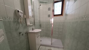 Apartamento, 1 quarto, para fumantes, sacada | Banheiro