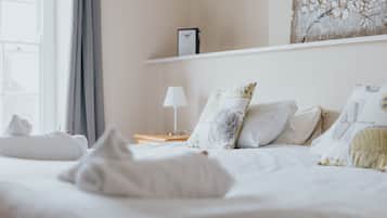 Twin Room, Ensuite | 1 bedroom, desk, free WiFi