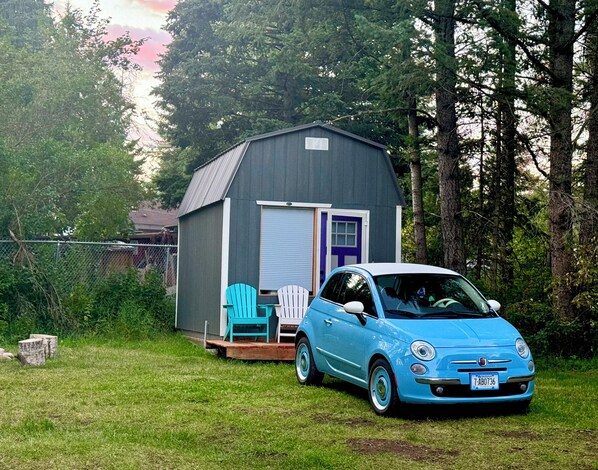 Exterior - Delightful cabin in Hungry Horse on River with Mountain View’s (Hungry Horse)