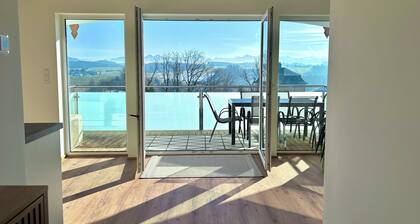 Gästehaus "Seeblick" - Helle Penthousewohnung vor den Toren Salzburgs