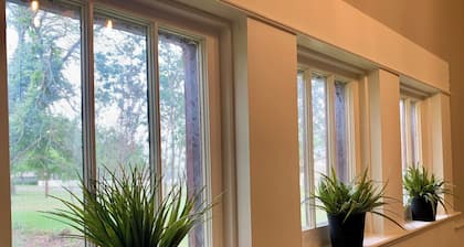 Cozy 2 BR Cottage with Inviting Sunroom, Spacious Yard and Ultimate Comfort