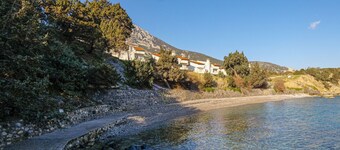 70 m2 apartment located 200 meters from the sea,offering a magnificent view