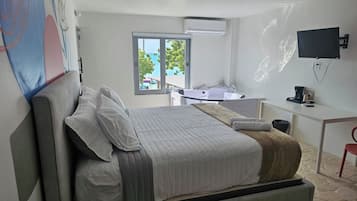 Deluxe-Apartment, Meerblick | 1 Schlafzimmer, Schreibtisch, laptopgeeigneter Arbeitsplatz