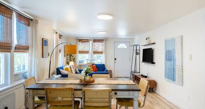 Private Retreat Near Seattle Port, Transit, Downtown & Stadiums! Free Parking