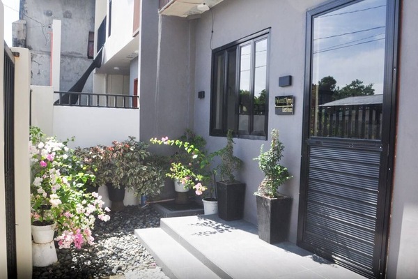 Mặt tiền nơi lưu trú