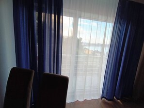 Appartement, 2 chambres, fumeur, vue ville | Salle de séjour